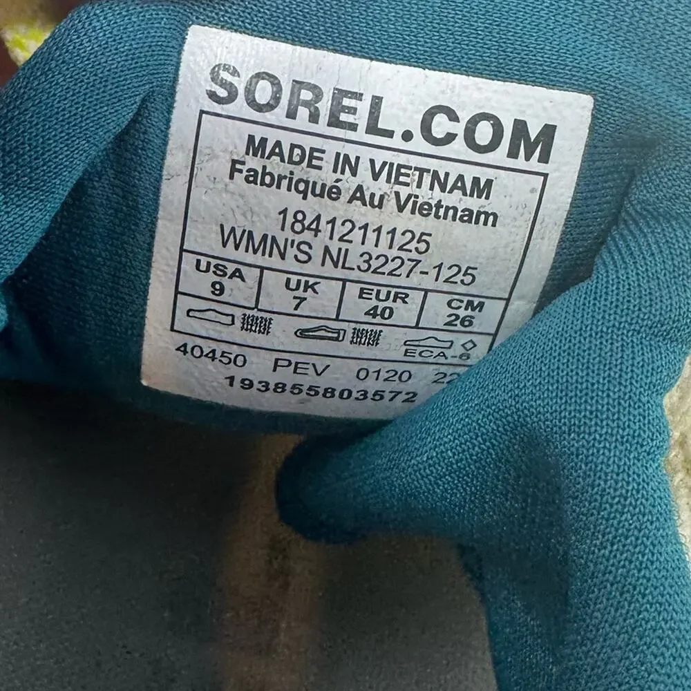 Sorel Women's Kinetic Lace Sneakers Sea Salt Size 9 Athletic Gym Hiking